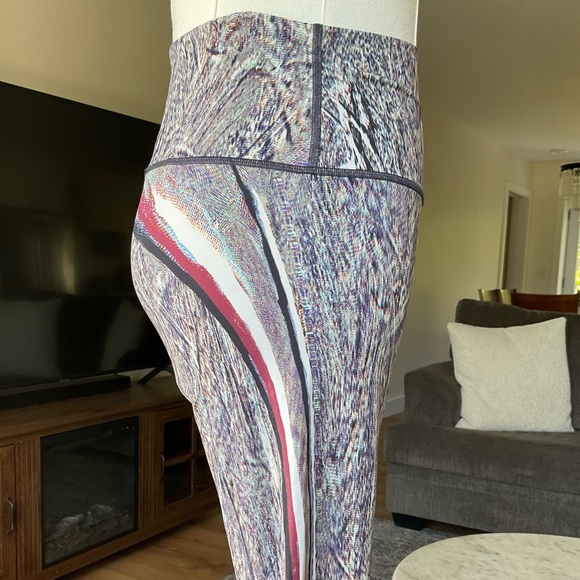 Lululemon Wunder Under Hi Rise leggings - Picture 7 of 8